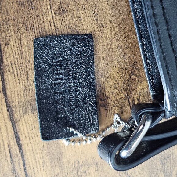 New Danier Black Leather Crossbody Purse - Picture 4 of 9